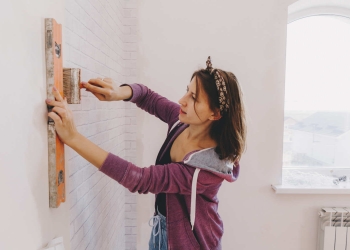 Mastering the Art of Wallpapering: A Step-by-Step Guide and Expert Tips